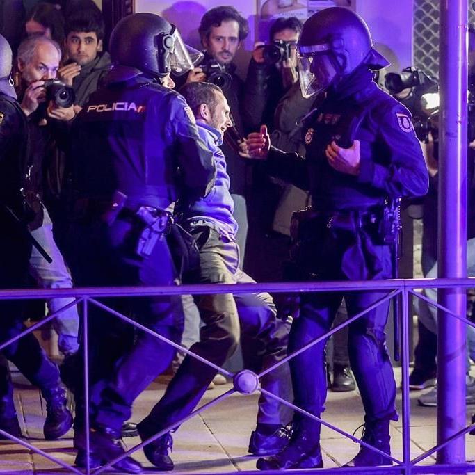 Protests turn ugly as pressure mounts on Spain's acting government for amnesty talks with Catalans